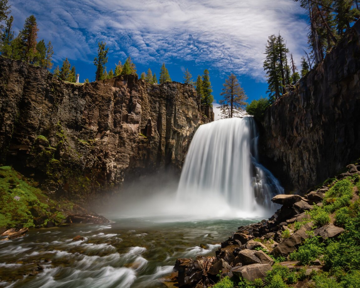 Rainbow Falls in Mammoth