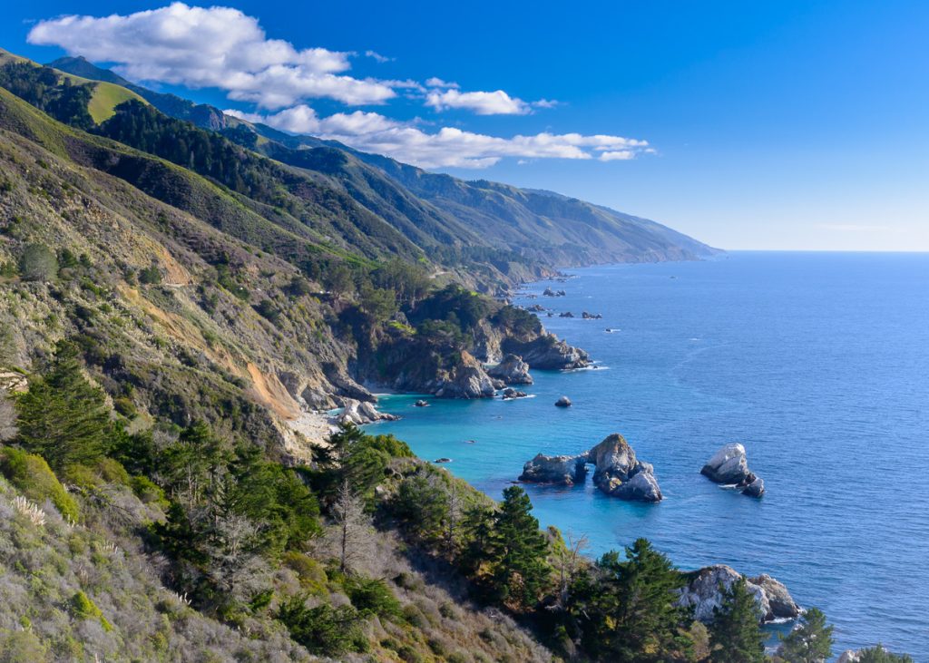 Coastal cliffs and turquoise Pacific Ocean along Highway 1 in Big Sur, California