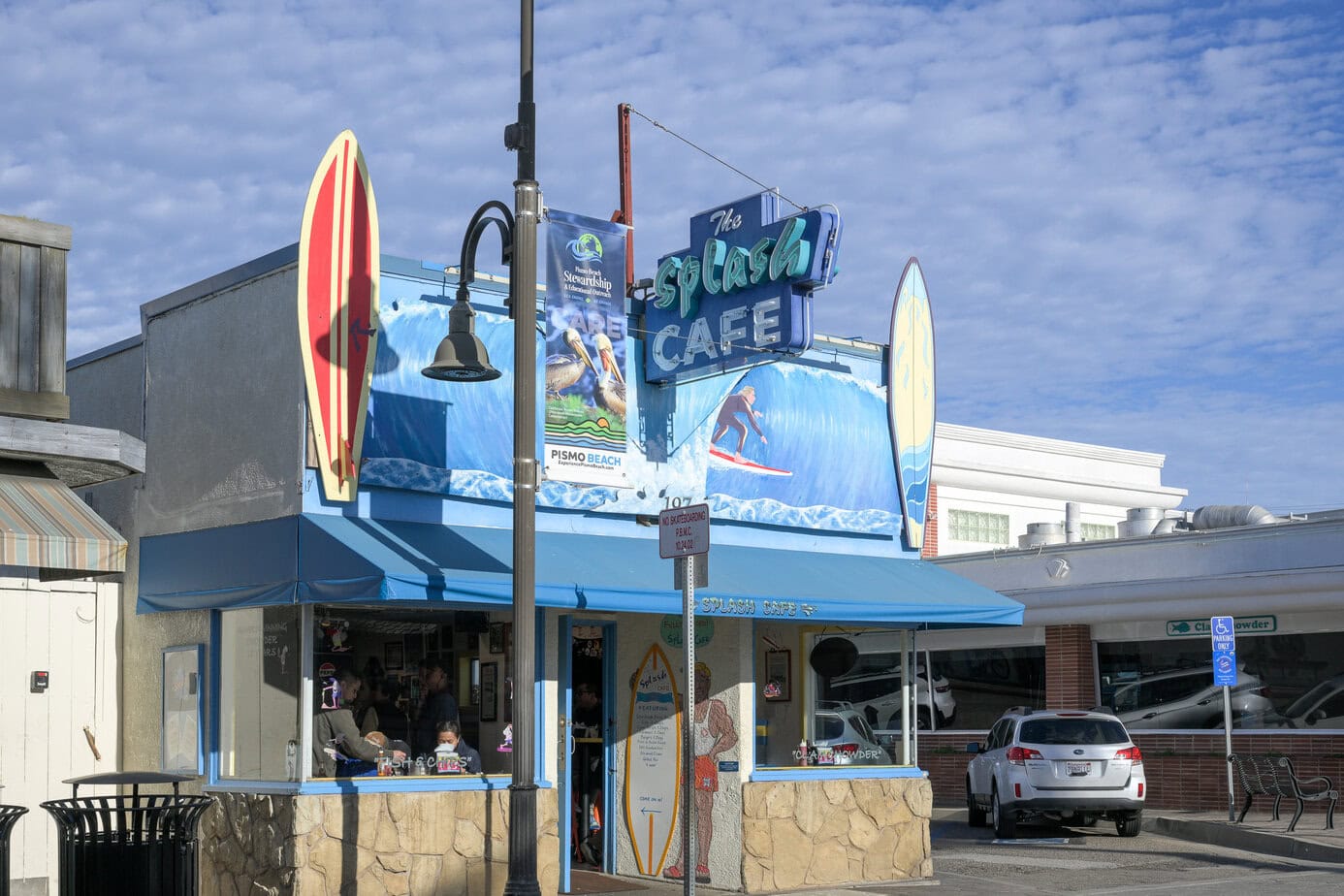 Exterior of Splash Café in Pismo Beach, a popular casual seafood spot